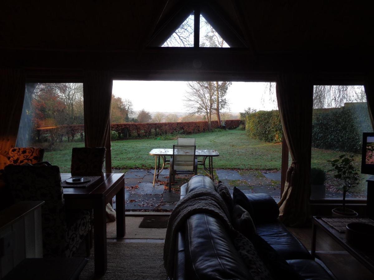 Idyllic Log Cabin Near Stratford Upon Avon Exteriér fotografie